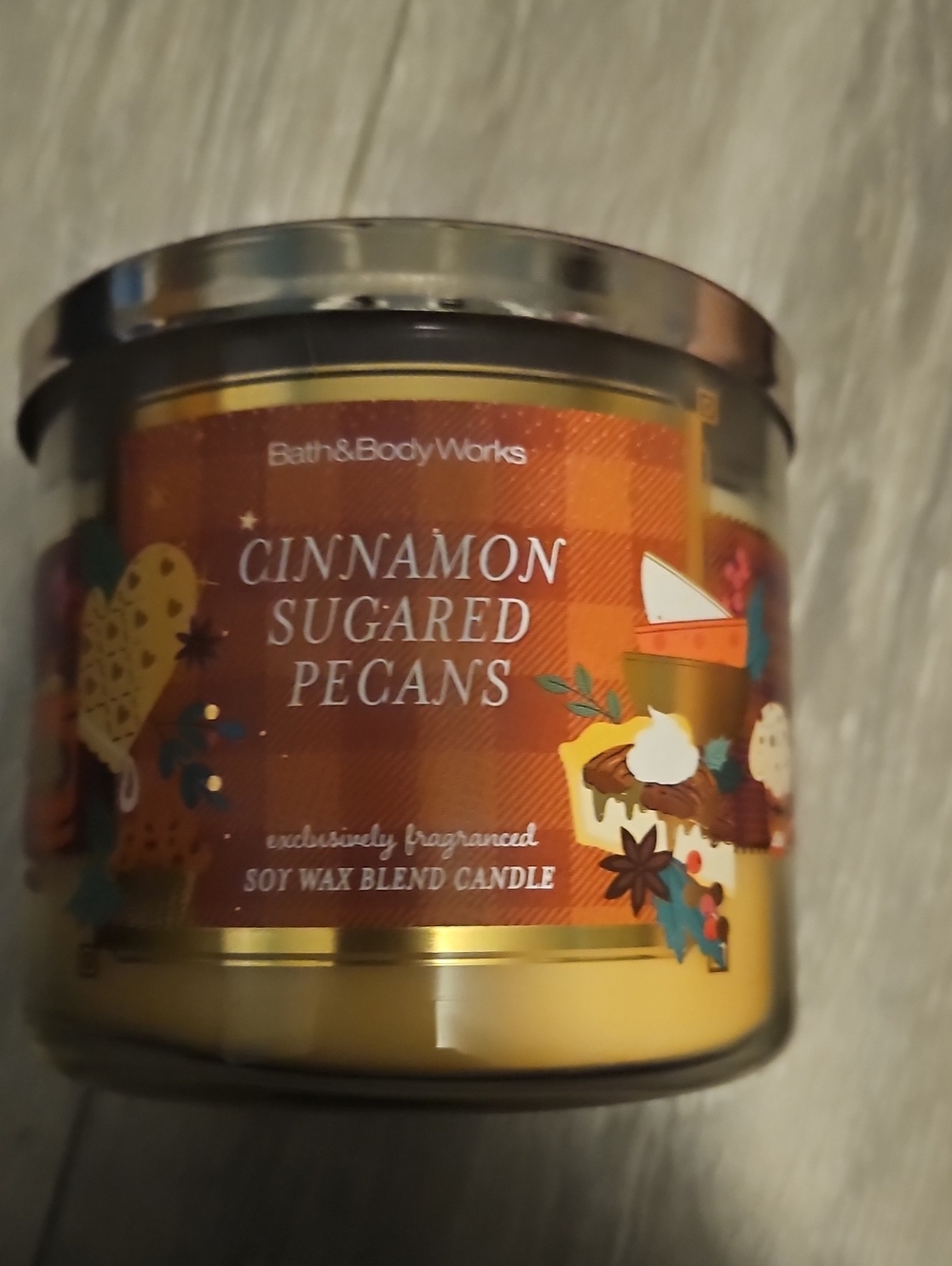 Bath & Body Works Cinnamon Sugared Pecans Candle - Orange & Gold Label